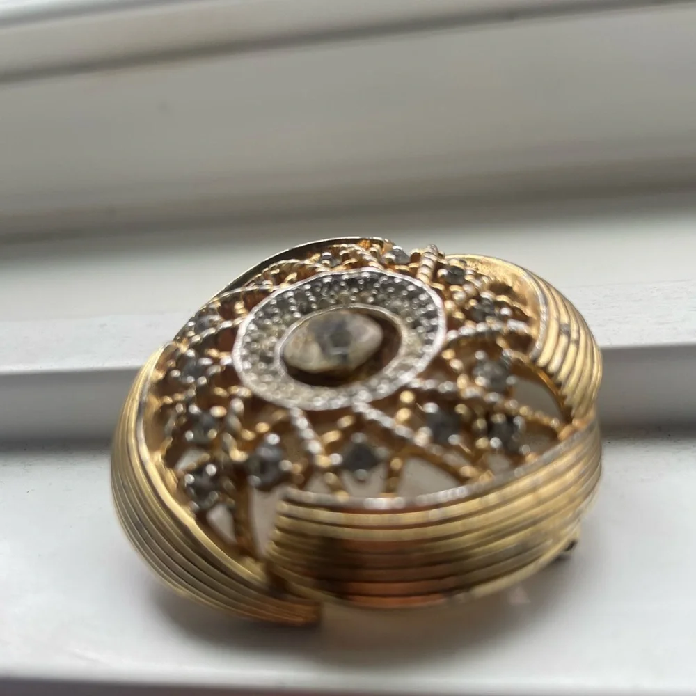 Vintage Crystal Rhinestone Gold Tone Wheel Brooch Mid 20th Century Classic